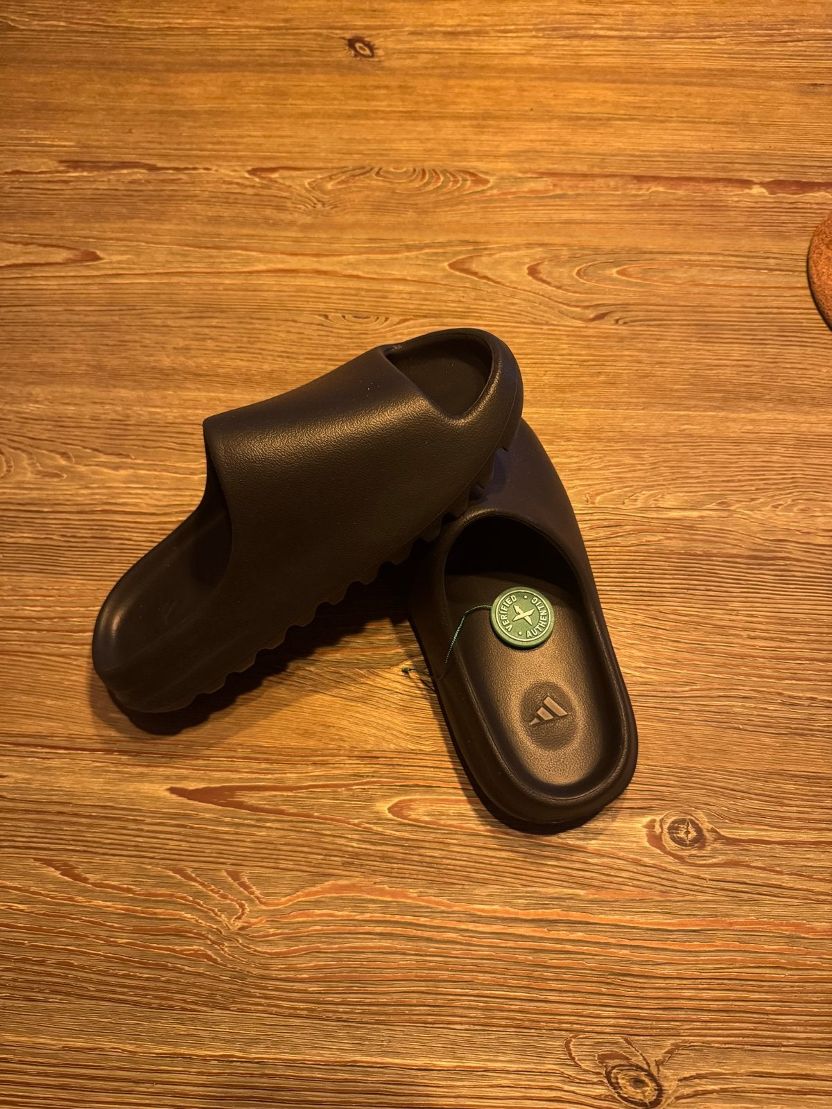 Yeezy Slides Maat 44 Nieuw, Ophalen of Verzenden, Nieuw, Zwart, Slippers