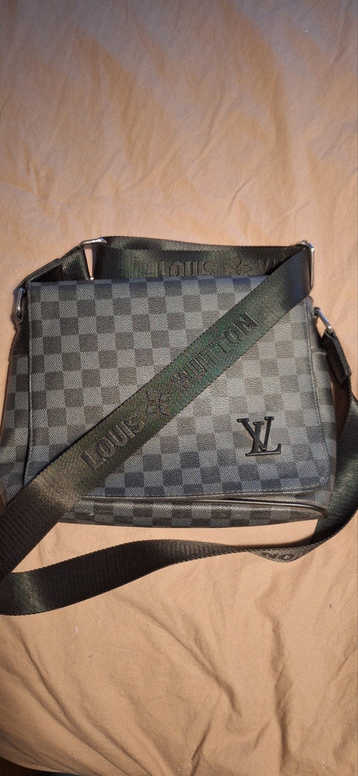 Louis Vuitton lv tas schoudertas in nieuwstaat, Ophalen of Verzenden, Zo goed als nieuw, Bruin