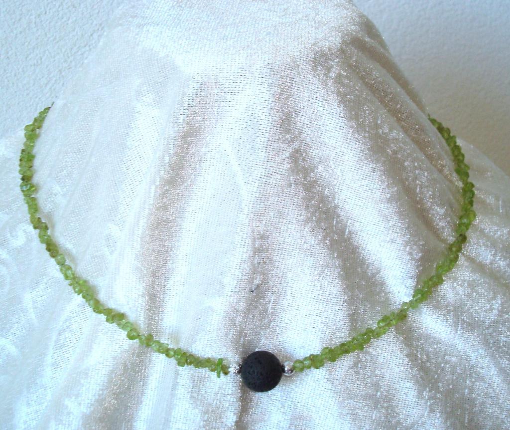 Ketting van peridot en lava, Info.adorabeads@gmail.com, Want 18 Hoogvliet, Adorabeads, Verzenden