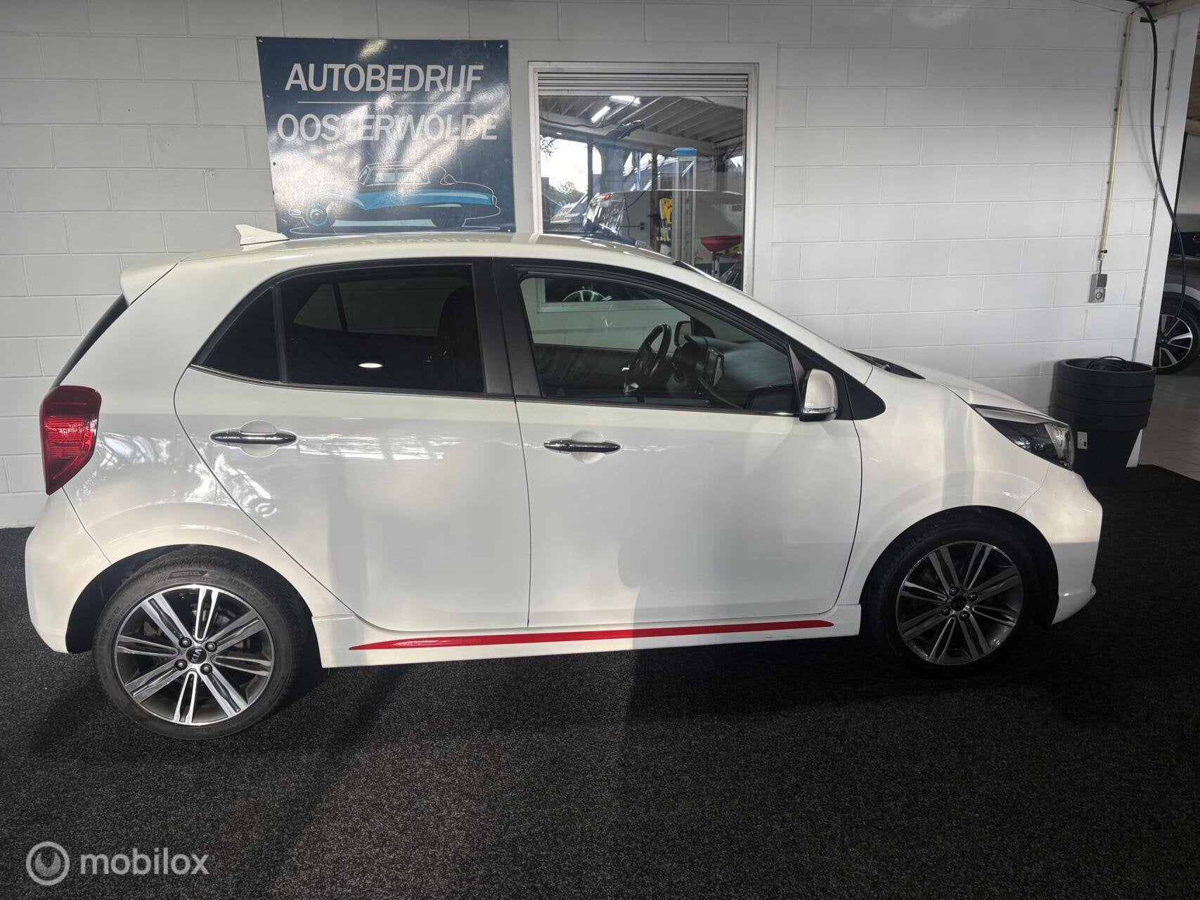 Foto 2 van Kia Picanto 1.0 T-GDI GT-Line Apk - Navi - Stoelverw. - Stuu