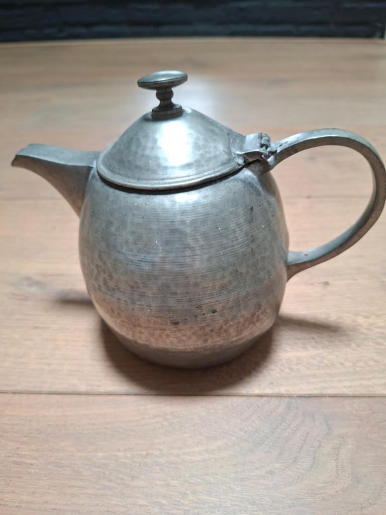 Tinnen theepot van Theo Hooft, Antiek en Kunst, Ophalen