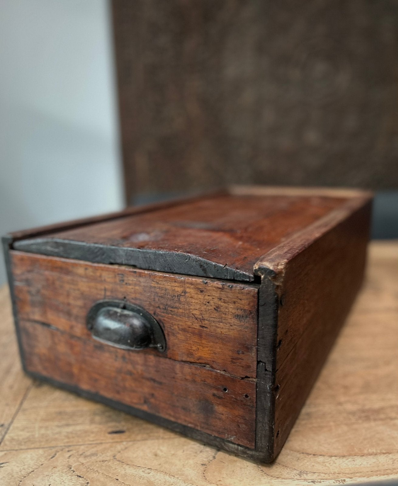 Oude kist lade met schuifdeksel sober sleets Brocante, Ophalen of Verzenden, Zo goed als nieuw