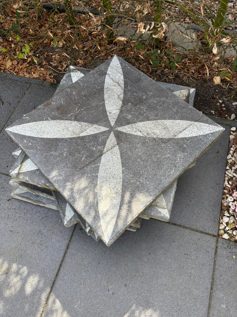 Gevraagd. Tegels. Zie foto, Tuin en Terras, Tegels en Klinkers, Ophalen, Zo goed als nieuw, Beton, Terrastegels