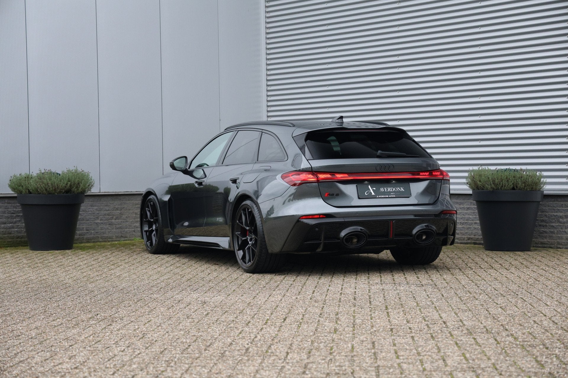 Audi RS5 Avant 2.9 e-hybrid Quattro 639pk Sportuitlaat|HUD|T, Auto's, Automaat, Dealer onderhouden, Gebruikt, Zwart