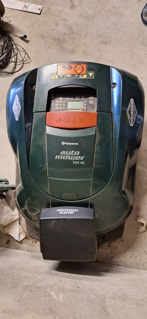 Husqvarna automower 220 AC, Tuin en Terras, Robotmaaiers, Ophalen, Gebruikt, 20 tot 25 cm, Husqvarna