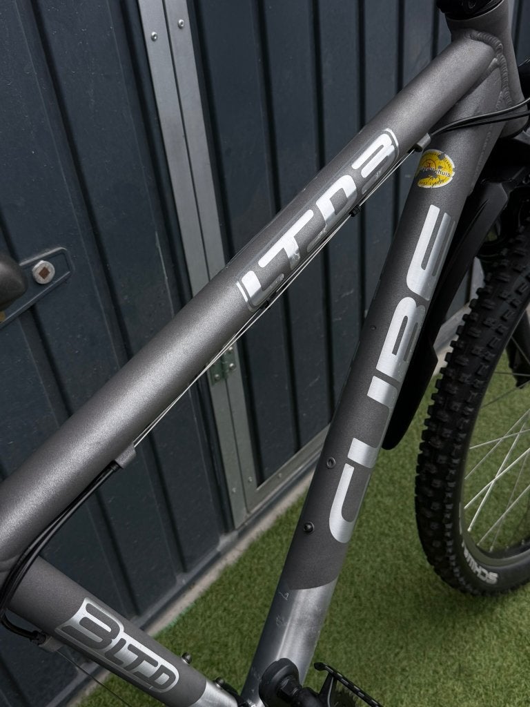 Foto 6 van Cube LTD 3 - 26 inch - Mountainbike Kinderfiets MTB 🩶🤍