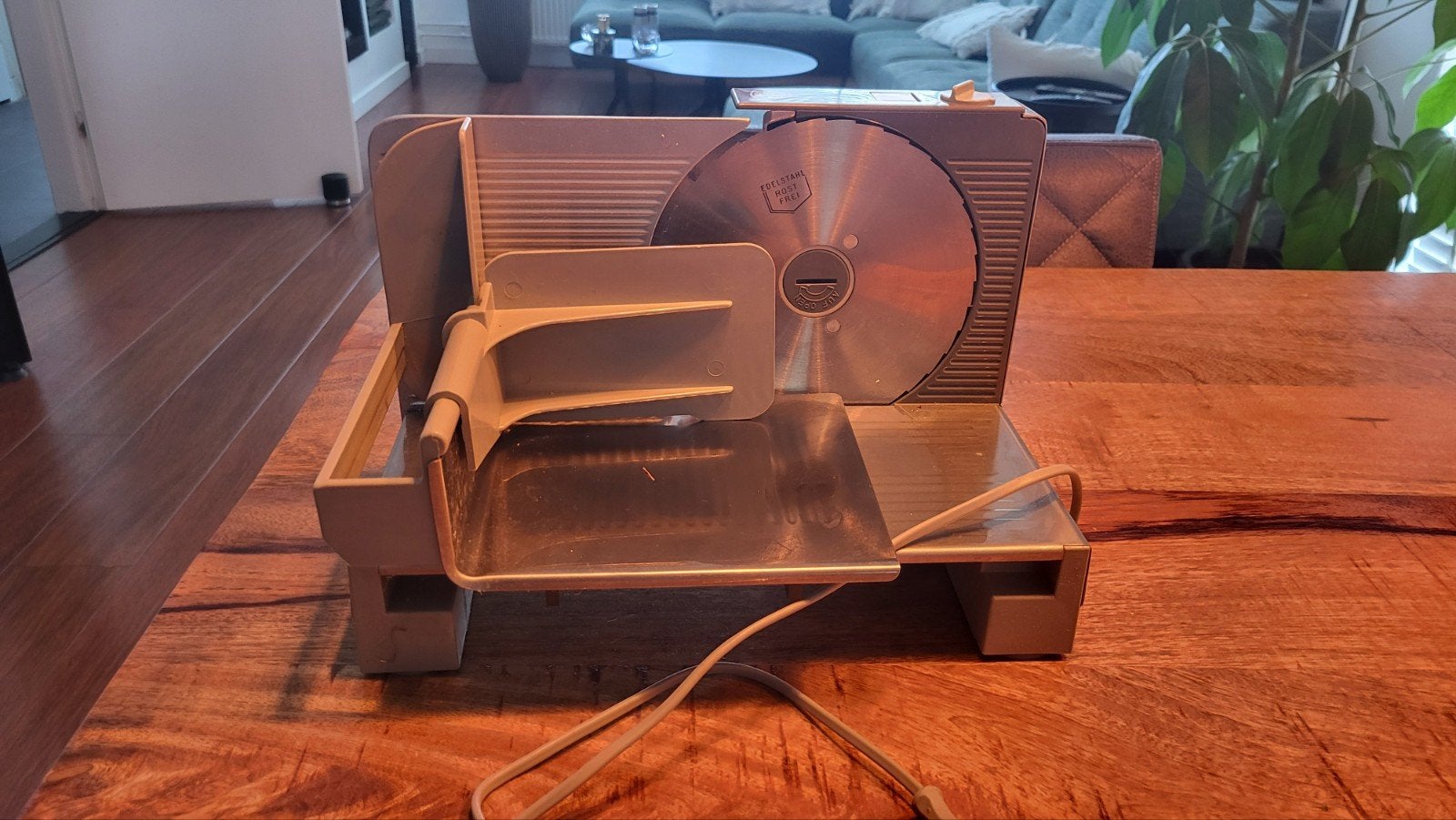 Graef snijmachine - Perfect voor vleeswaren en brood, Ophalen of Verzenden, Gebruikt