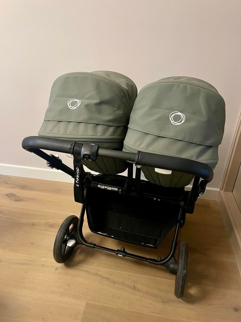 Bugaboo Donkey 5 Duo - Forest Green (2022) Compleet, Kinderen en Baby's, Kinderwagens en Combinaties, Ophalen, Gebruikt, Combiwagen