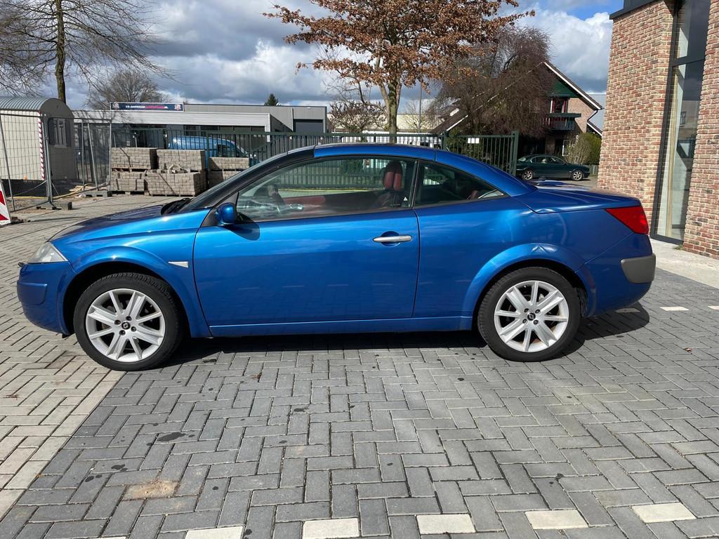 Renault Mégane Coupé-Cabriolet 2.0-16V Privilège Luxe, Voorwielaandrijving, 1998 cc, 135 pk, Gebruikt