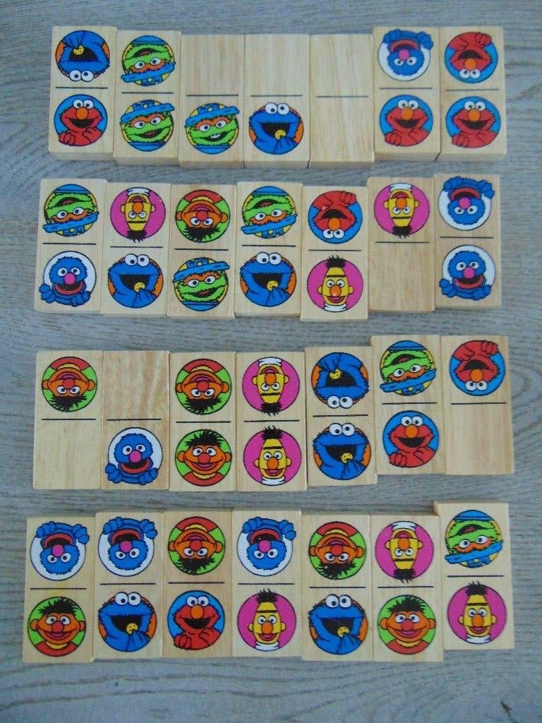 Sesamstraat houten domino spel hout 28-delig, Ophalen of Verzenden, Zo goed als nieuw, Overige typen
