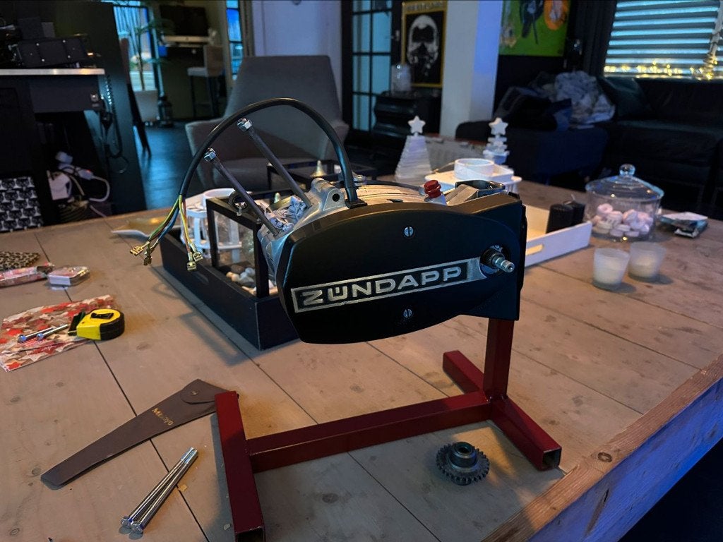 Zundapp motor bok handig bij montage/revisie van motor blok, Ophalen of Verzenden, Zo goed als nieuw, Blok