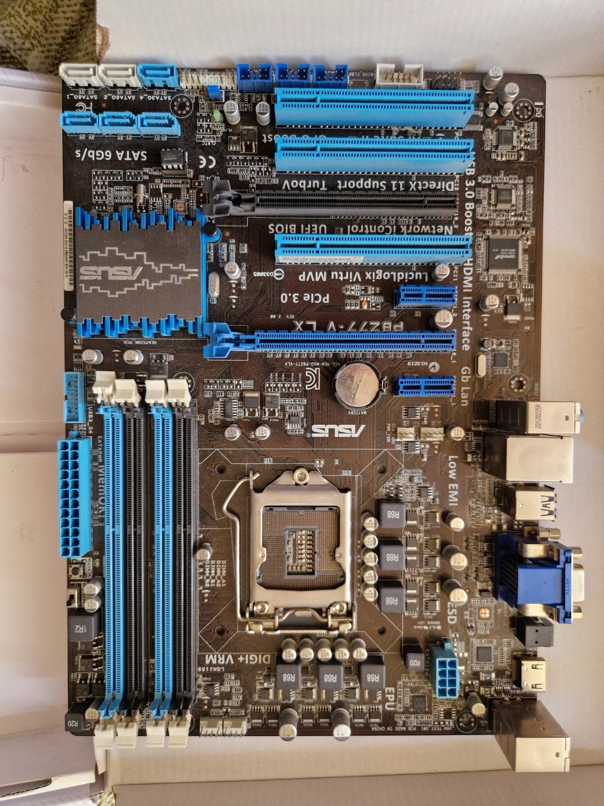 ASUS P8Z77-V LX Moederbord (LGA 1155, DDR3, ATX), Computers en Software, Moederborden, Gebruikt, DDR3, Ophalen of Verzenden, ATX