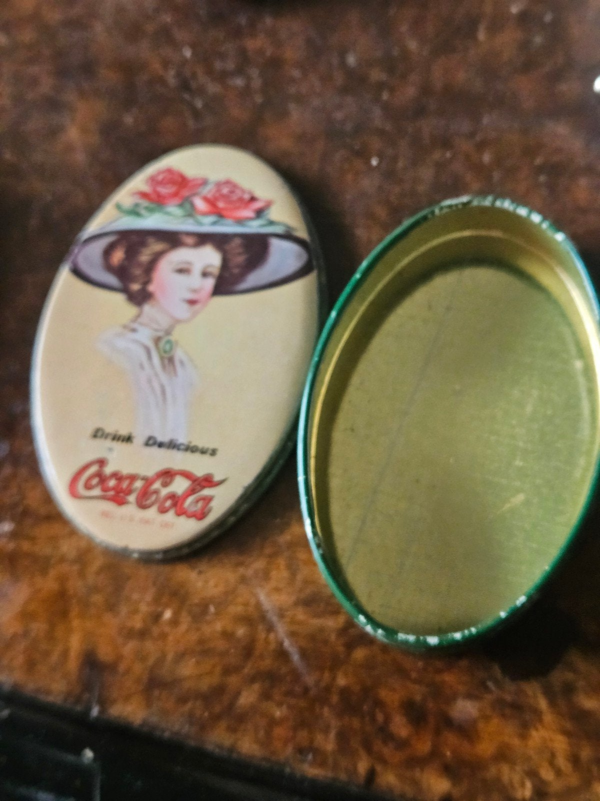 Vintage Ovaal Coca-Cola Blikje - Mini Naaikit/Pillen Doosje, Ophalen of Verzenden, Gebruikt, Overige