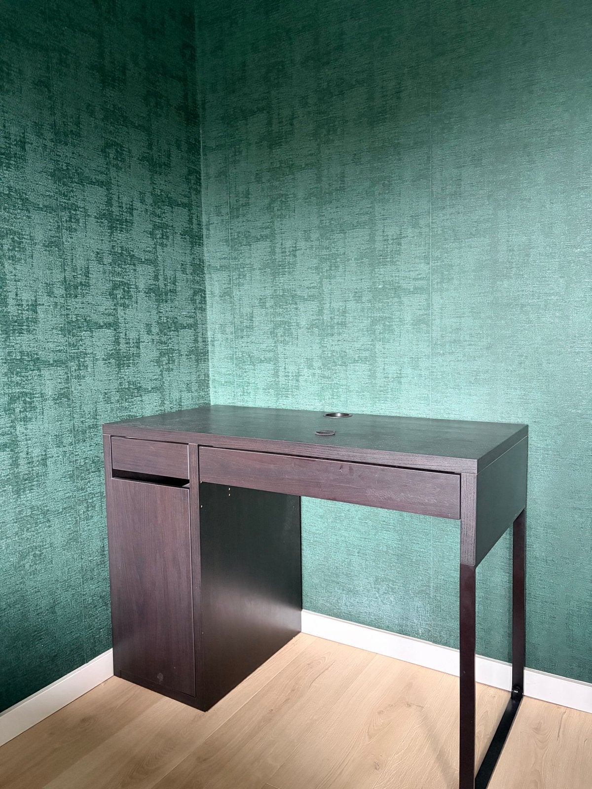 IKEA bureau MICKE met lade en opbergruimte, Ophalen, Gebruikt, Bruin, Overige merken
