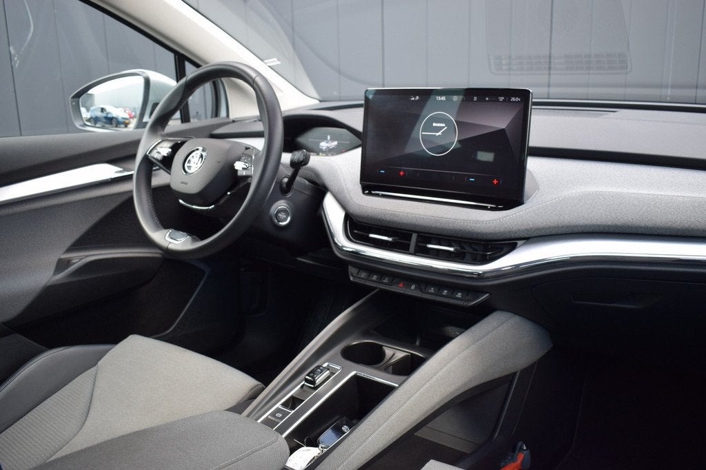 Skoda Enyaq iV 60 SOH 91% LED | Carplay | Virtual | Standkac, Auto's, Skoda, Achterwielaandrijving, Gebruikt, 179 pk, Leder en Stof
