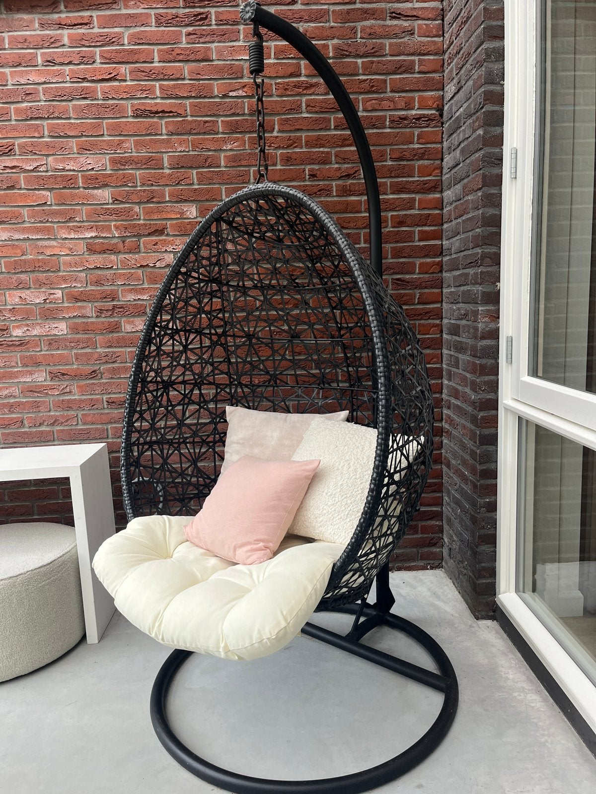 Comfortabele hangstoel met kussen - Zo goed als nieuw, Ophalen, Zwart, Zo goed als nieuw, Metaal