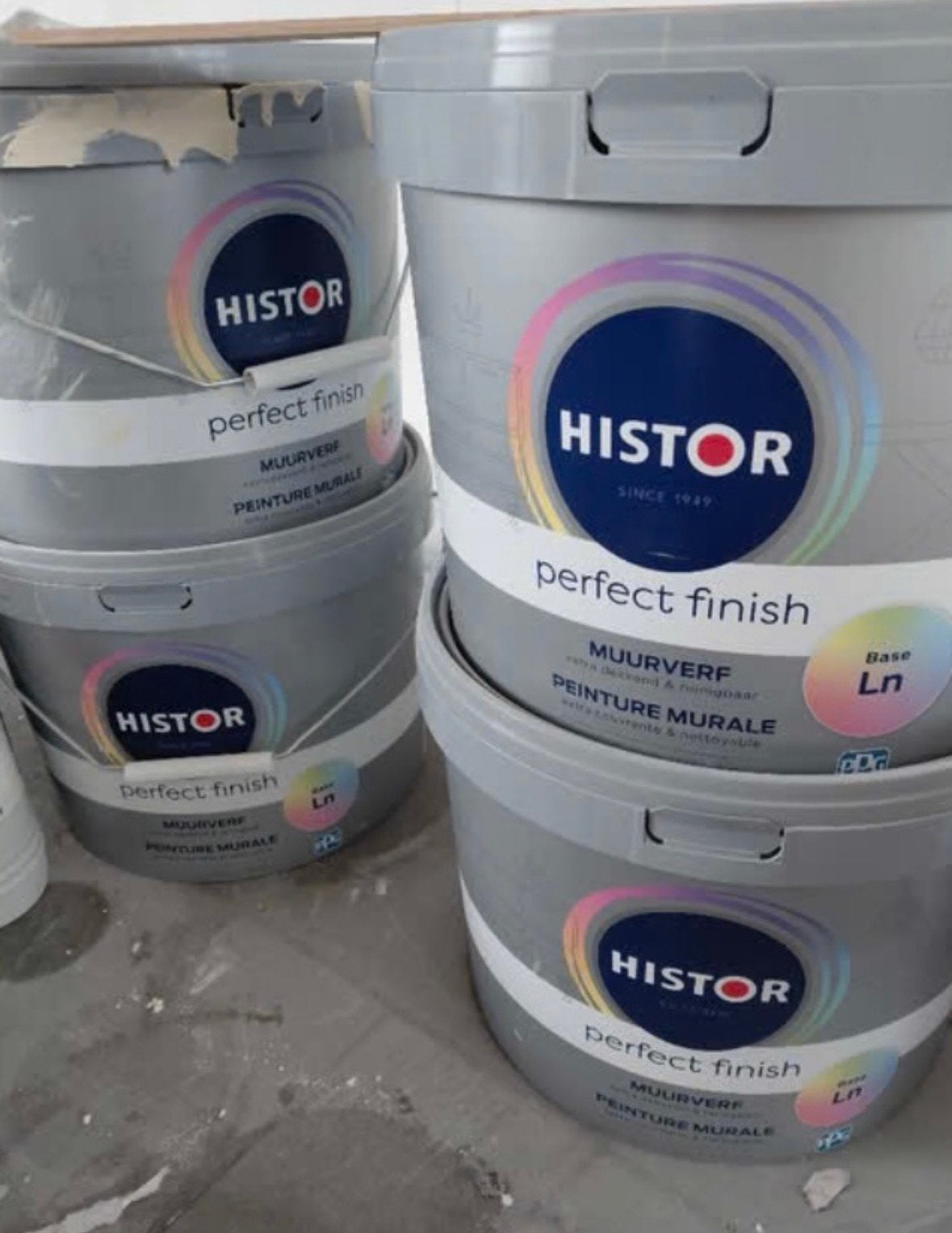 Prachtige muurverf te koop. Beige tint., Ophalen, Zo goed als nieuw, Wit