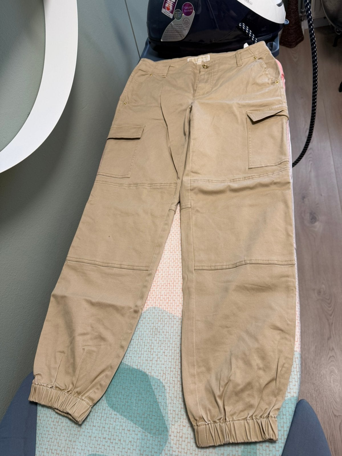 Michael Kors cargo broek, Kleding | Dames, Broeken en Pantalons, Maat 38/40 (M), Beige, Ophalen of Verzenden, Zo goed als nieuw