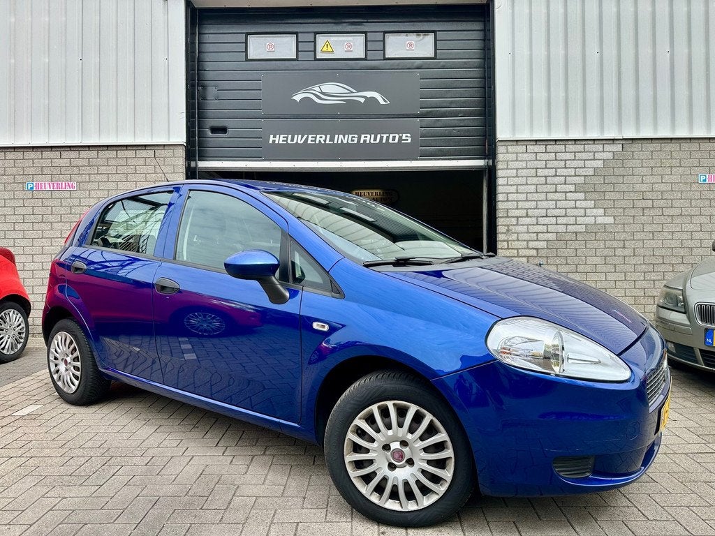 Fiat Grande Punto 1.4 Active | Carplay | APK | 5 Drs, Voorwielaandrijving, Stof, Zwart, 4 cilinders