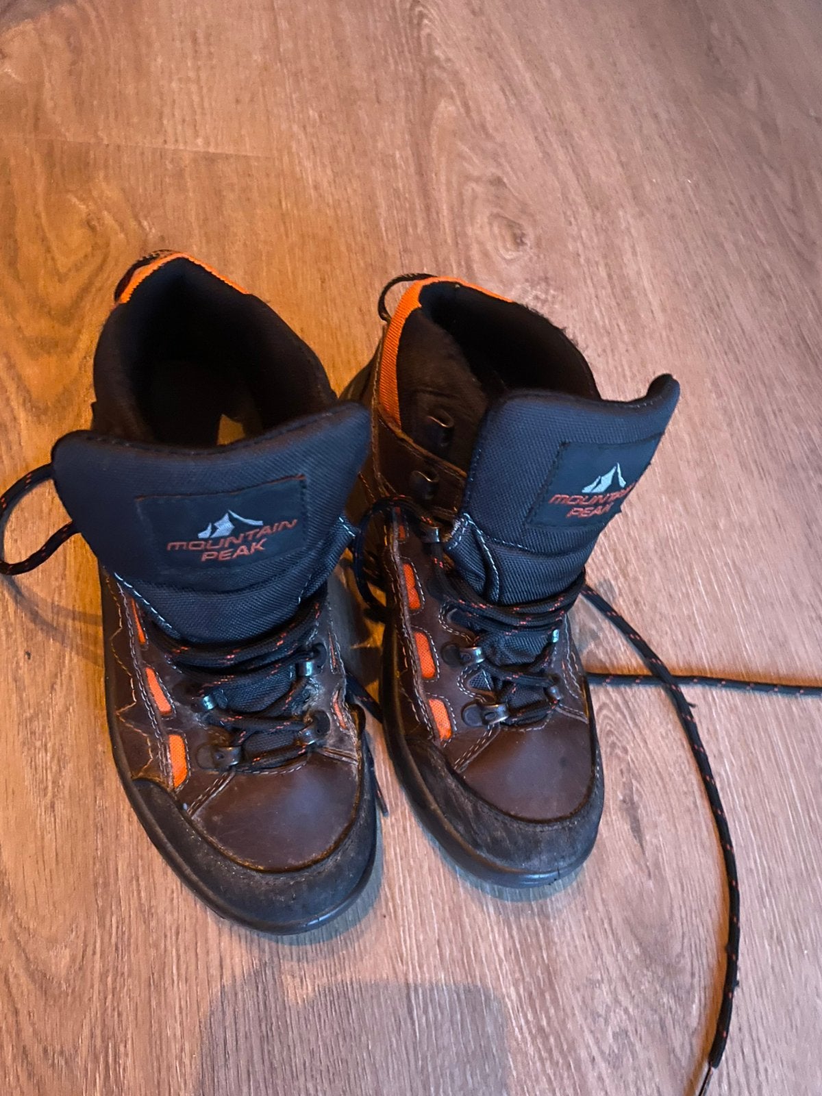 Bergschoenen maat 35 moutain peak, Ophalen, Zo goed als nieuw, Schoenen