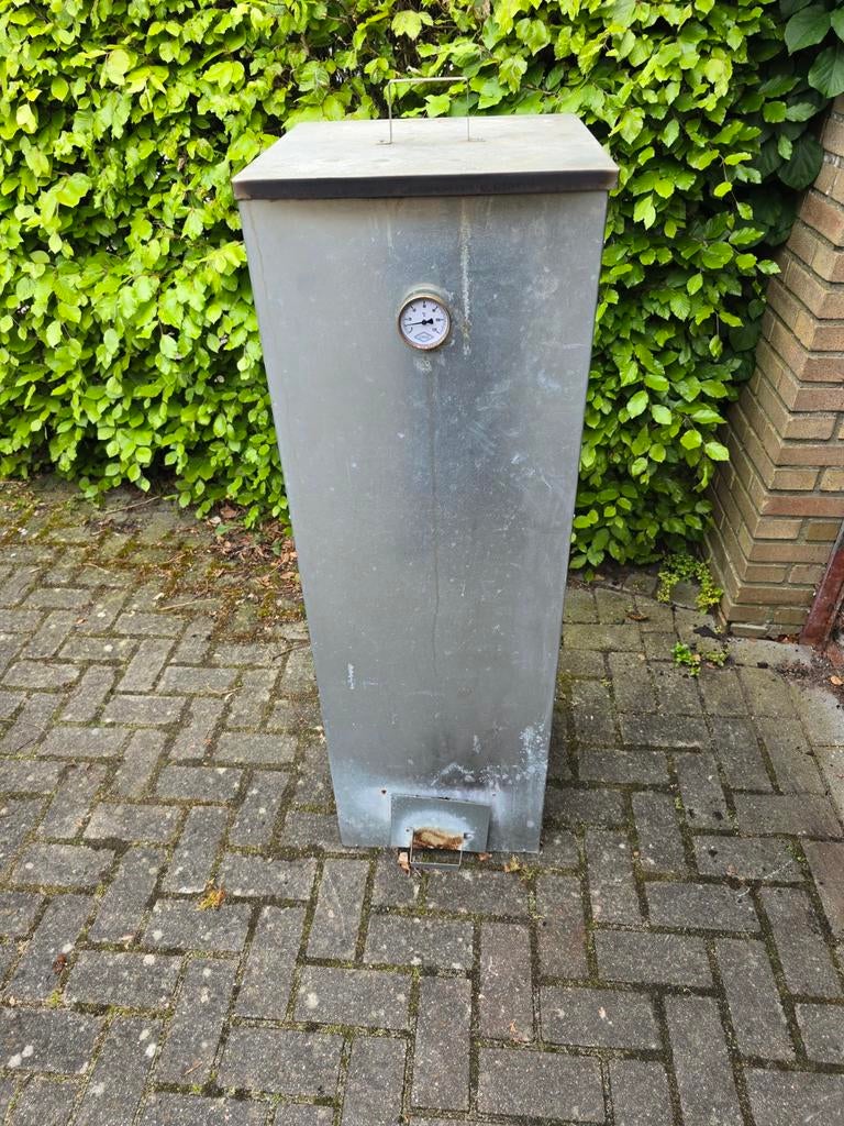Rookkast, Ophalen