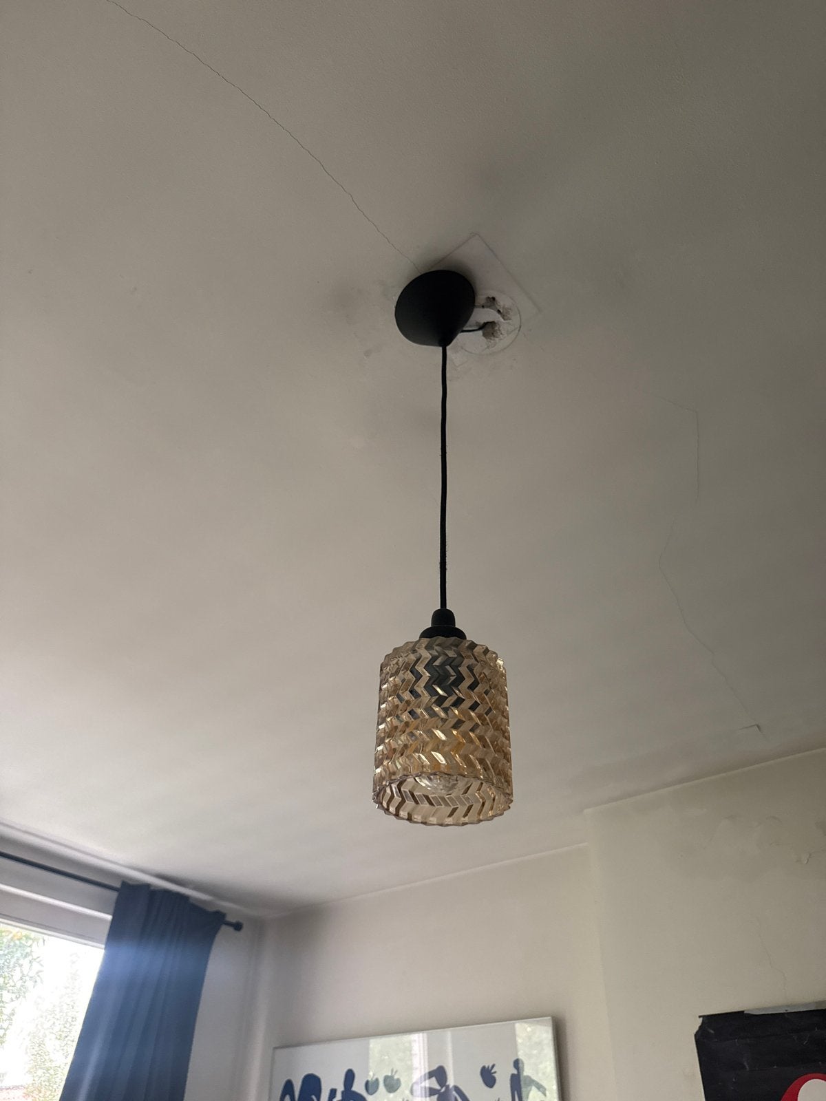 Hanglamp met amberkleurig glazen kapje, Ophalen, Zo goed als nieuw, Glas, E27 (groot)