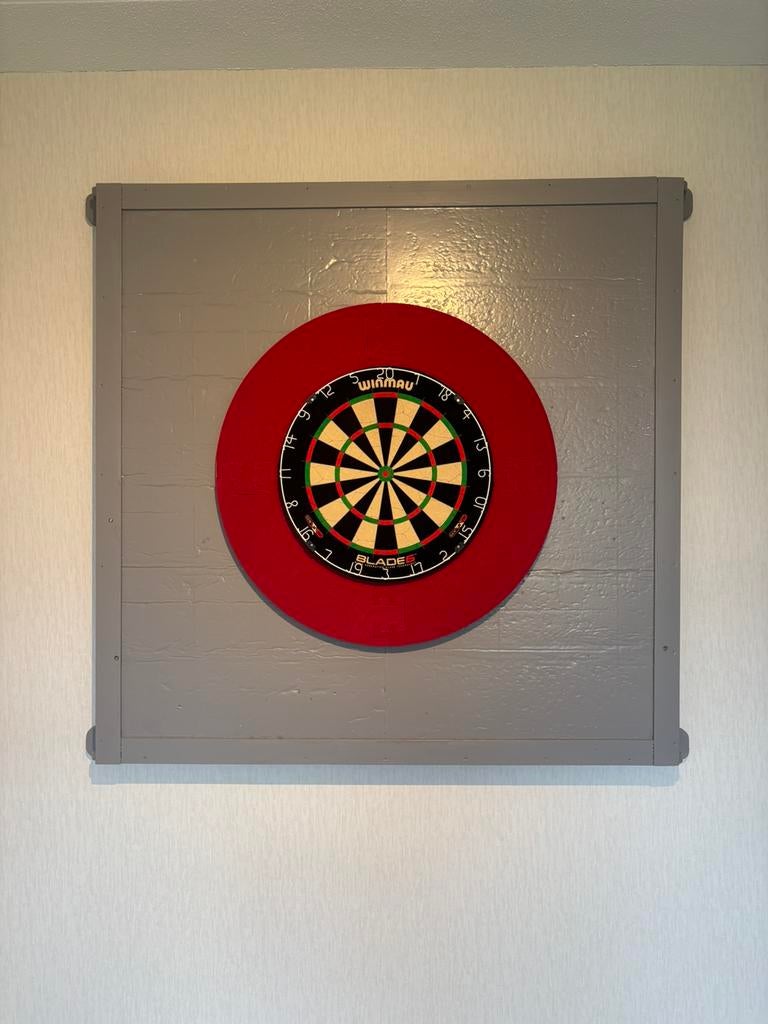 Dartbord inclusief alles om een dartkamer in te richten, Ophalen, Zo goed als nieuw, Dartbord