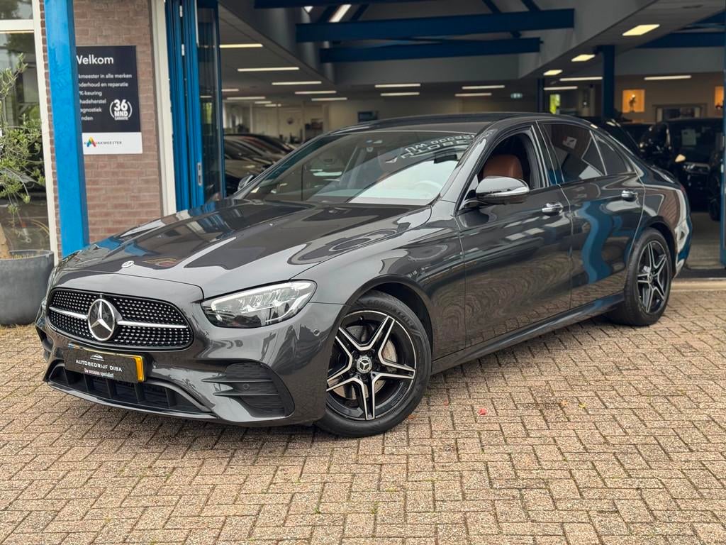 Mercedes-Benz E-klasse 200 AMG 2022 AUT NAVI LEDER LM NAP!, Auto's, Automaat, Achterwielaandrijving, Gebruikt, Euro 6