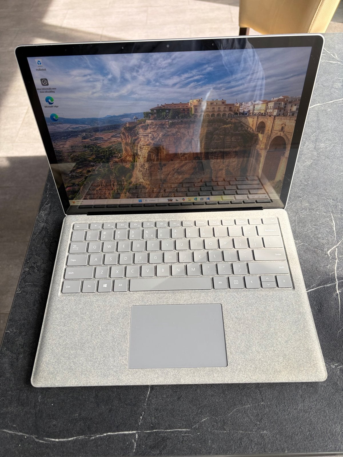 Foto 2 van Microsoft Surface Laptop 2 - i5-8350U, 8GB RAM, 256GB SSD