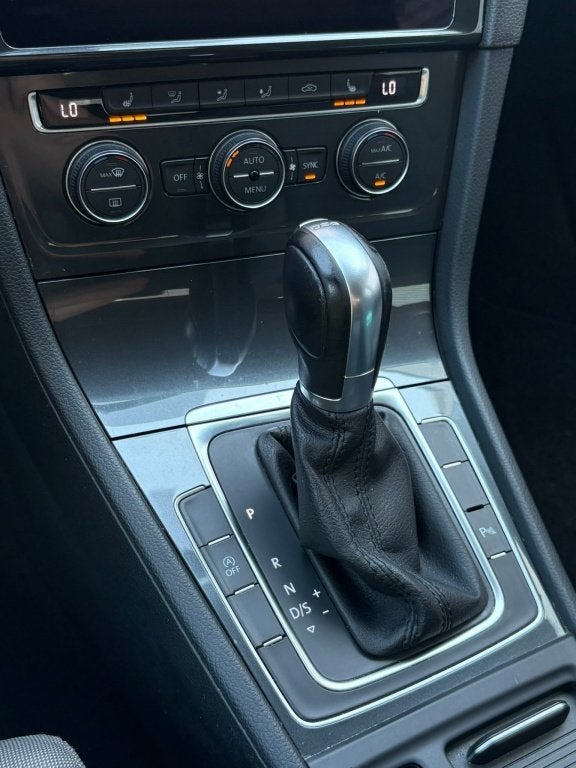 Foto 23 van Volkswagen Golf 1.0 TSI HighLine DAB Stoelvw PDC ACC Massage