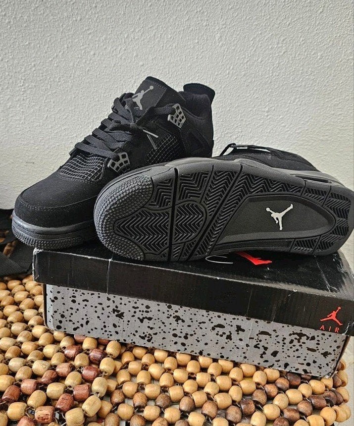 Jordan 4 Black Cat 42, Zwart, Nieuw, Ophalen of Verzenden, Jordan