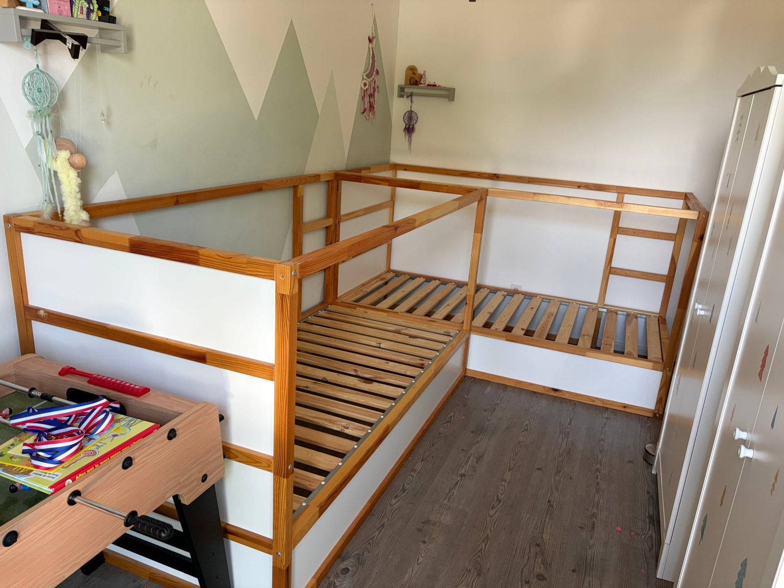 2 bedden Kura van Ikea, Kinderen en Baby's, Kinderkamer | Stapelbedden en Hoogslapers, Ophalen, Zo goed als nieuw, Halfhoogslaper