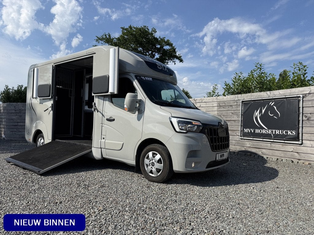 Renault Master | HORSETRUCK | STX | STALLION 3XL | 2023 | 16, Dieren en Toebehoren, Weduwestraat 12
4884MV  WERNHOUT, NL, Paardenwagentje NL | MVV HORSETRUCKS