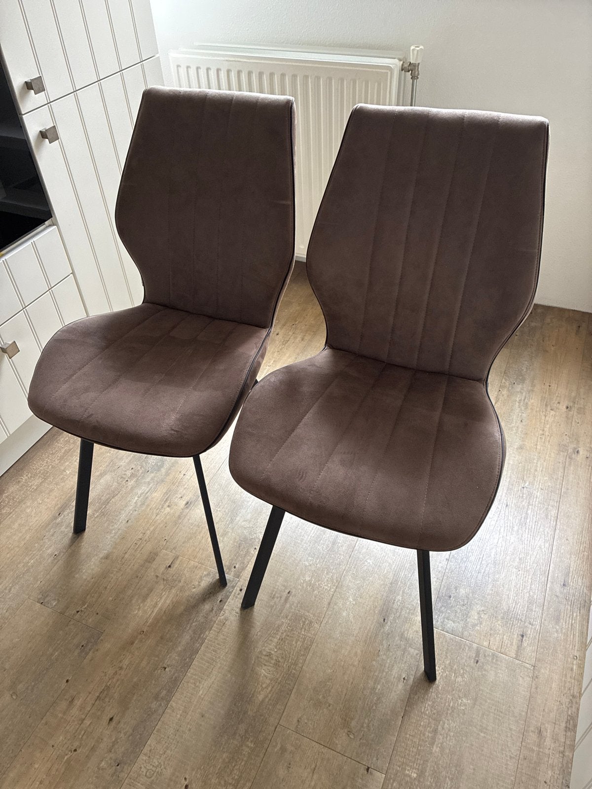 Set van 2 bruine eetkamerstoelen De Bommel, Huis en Inrichting, Stoelen, Ophalen, Gebruikt, Twee, Bruin