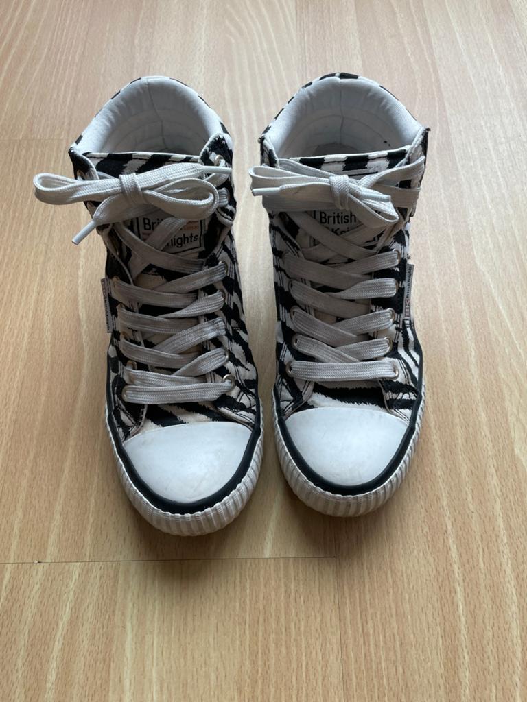Schoenen meisje maat 38 zgan british knights, Gebruikt, Meisje, Schoenen, Ophalen of Verzenden