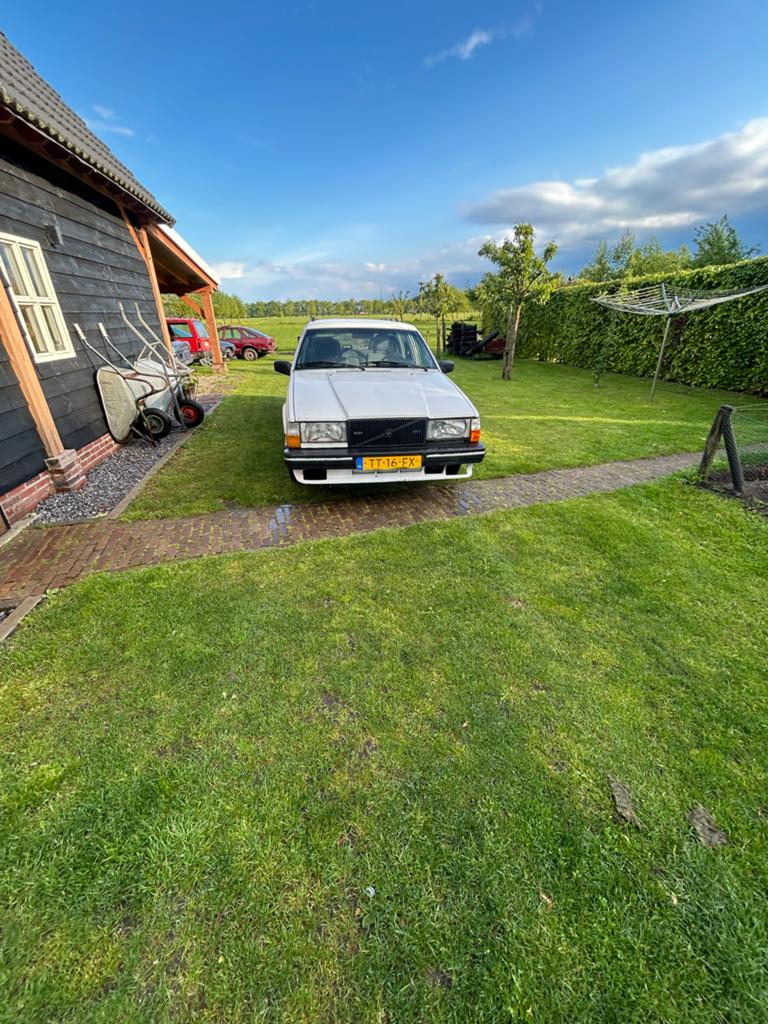 Volvo 740 2.3 GL AUT K6 1988 Wit, Auto's, Volvo, Automaat, 4 cilinders, Wit, Origineel Nederlands