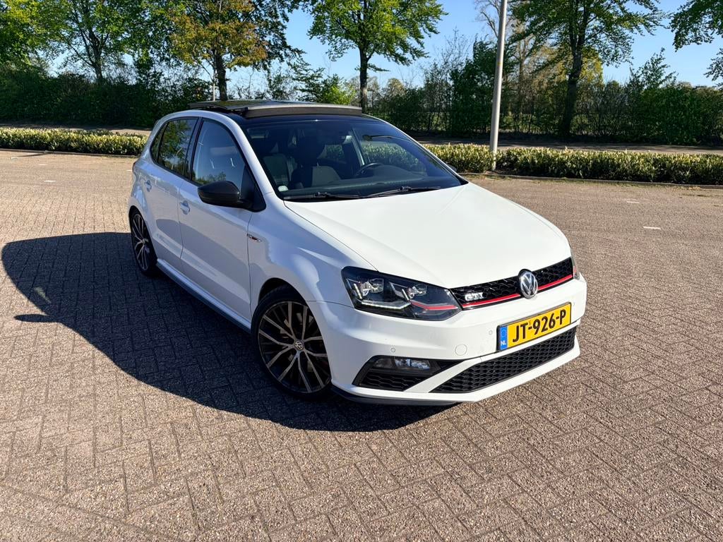 Volkswagen Polo 1.8 TSI GTI - LED - Pano - Carplay - Handbak, Voorwielaandrijving, Stof, Zwart, 4 cilinders
