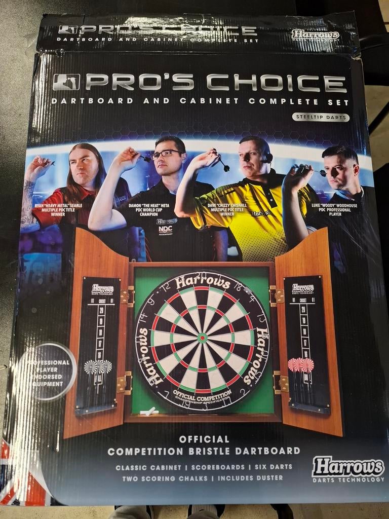 Harrows Pro's Choice Dartbord en Kabinet Complete Set, Ophalen, Nieuw, Dartbord met pijlen