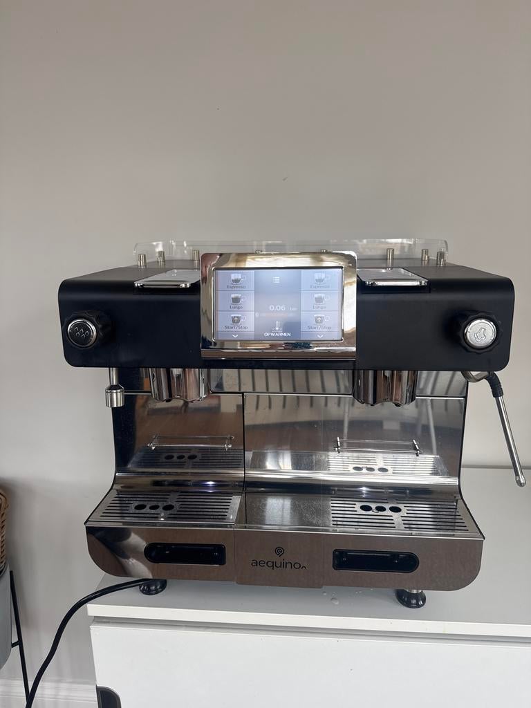 Aequino koffiemachine met Nespresso cups, Koffiepads en cups, Gebruikt, 10 kopjes of meer, Koffiemachine