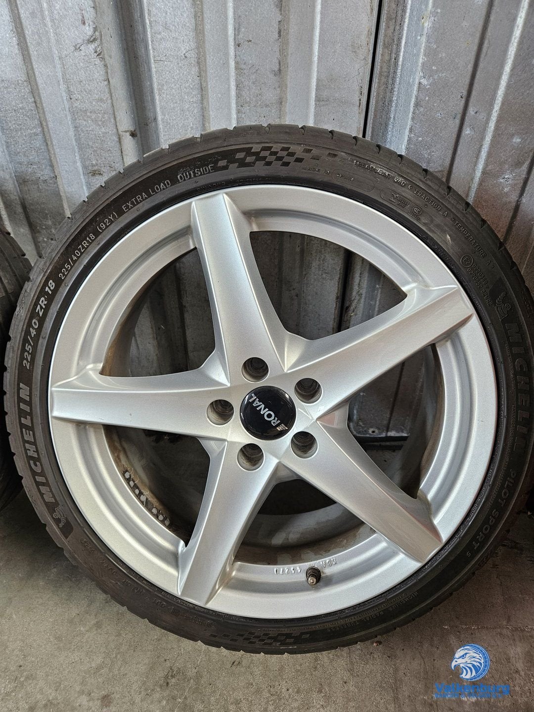 5-6mm! Ford Focus Volvo V40 Citroen Renault Peugeot 18 inch, Auto-onderdelen, Banden en Velgen, 18 inch, Gebruikt, -, -