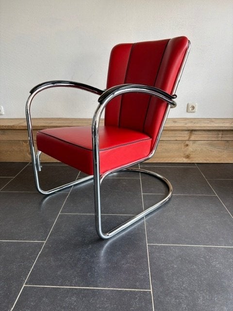 Gispen 412 fauteuil, chroom, rood leder met zwarte bies, Design, 75 tot 100 cm, Zo goed als nieuw, Leer