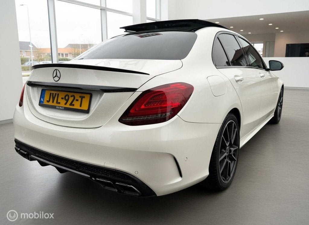 Mercedes C klasse 180 CGI AMG Line Camera|Navi|Pano, Automaat, Gebruikt, Wit, Leder