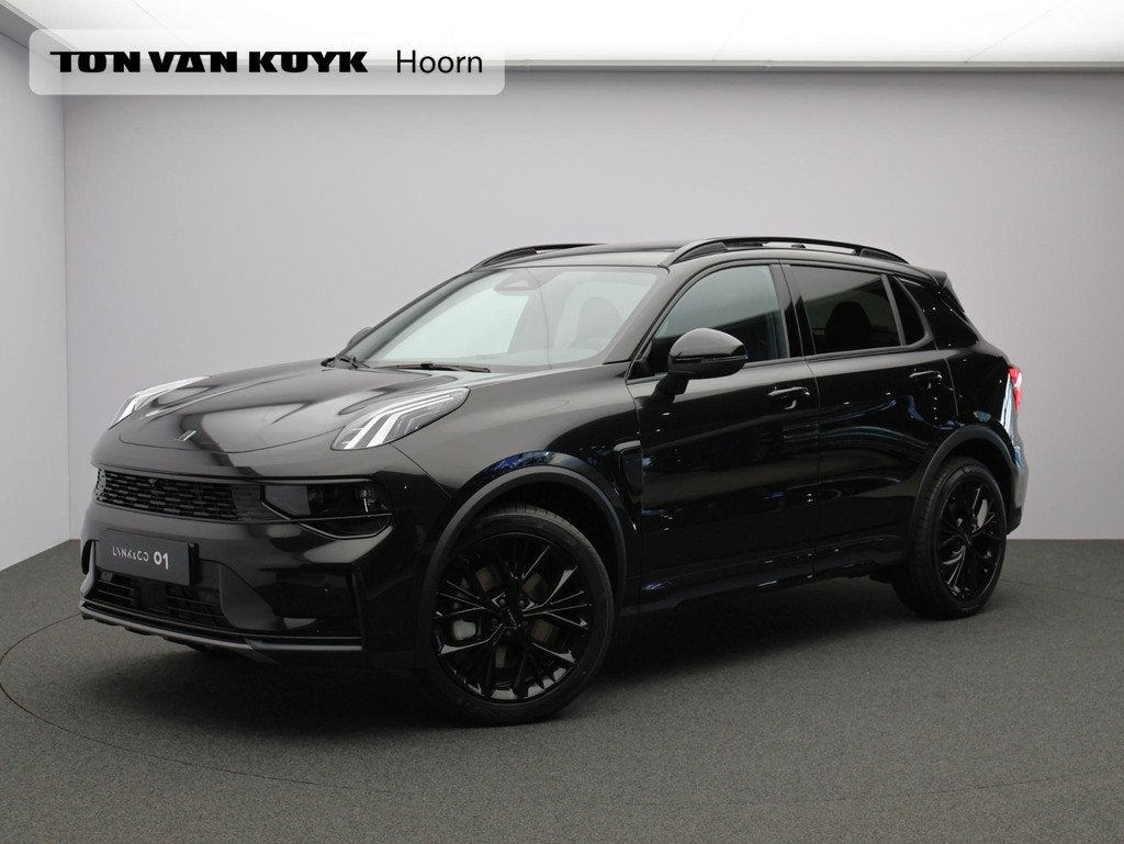 Lynk & Co 01 1.5 More VOORRAADACTIE! € 47145.- VOOR € 42, Auto's, Euro 6, 4 cilinders, 1898 kg, Zwart