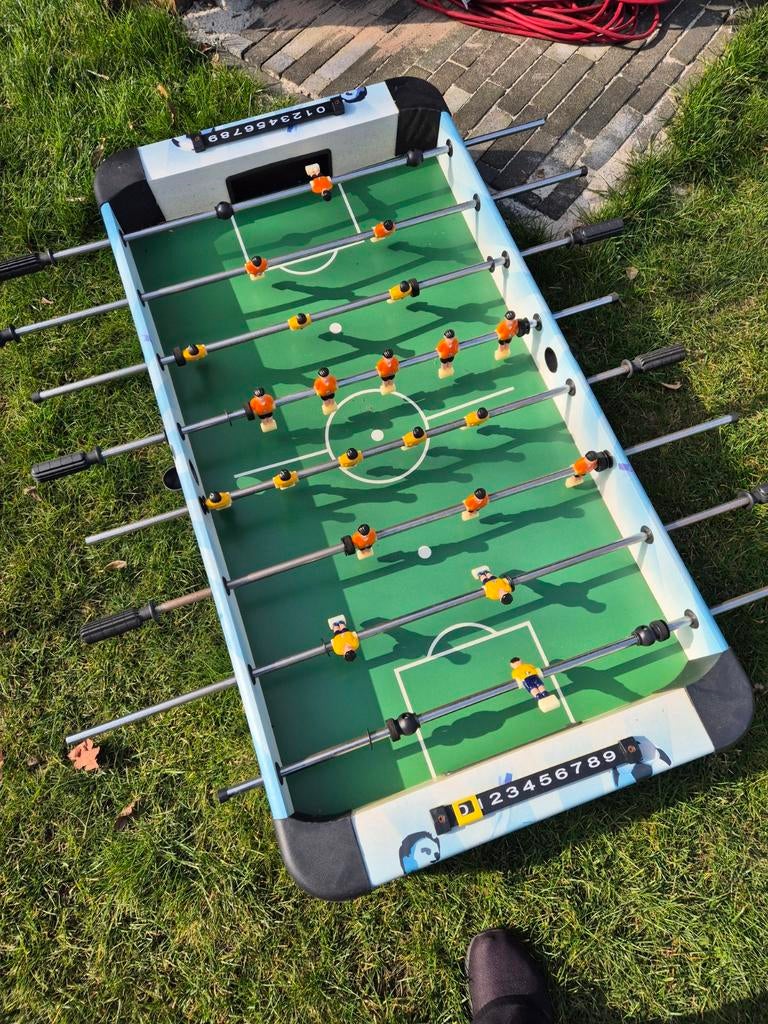 Leuke voetbaltafel voor urenlang speelplezier, Ophalen