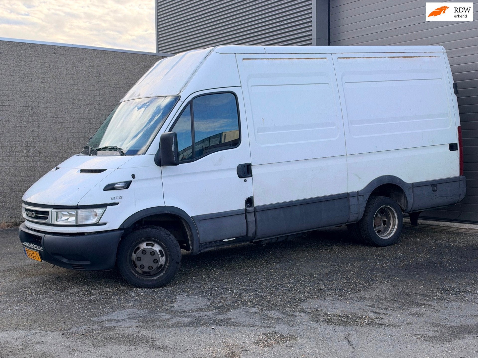 Iveco Daily 35S13V 330 L3H2, Auto's, Gebruikt, 4 cilinders, Iveco, Bedrijf