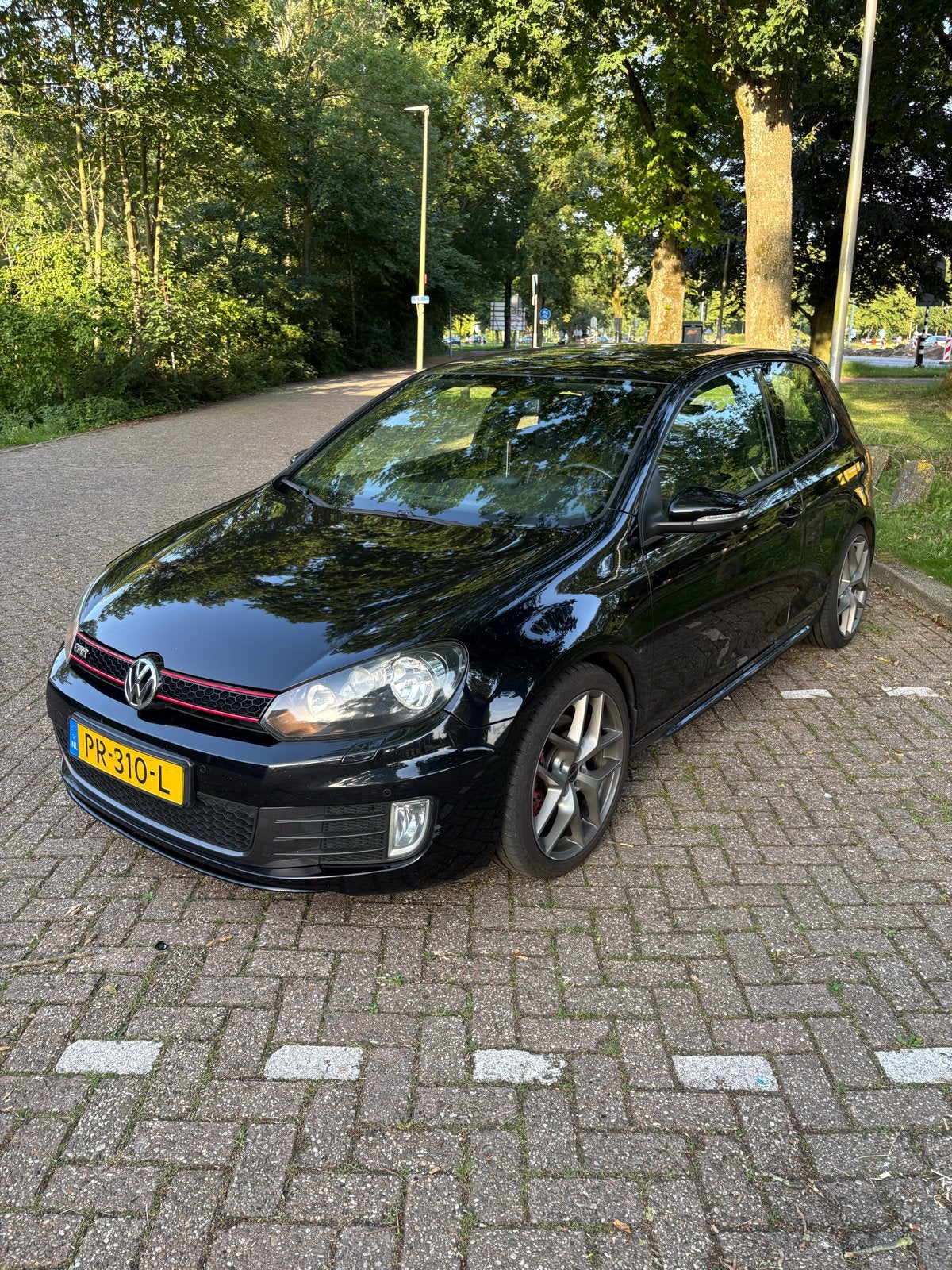 Volkswagen Golf 2.0 GTI 155KW DSG 2009 Zwart, 4 cilinders, Zwart, 14 km/l, 1314 kg