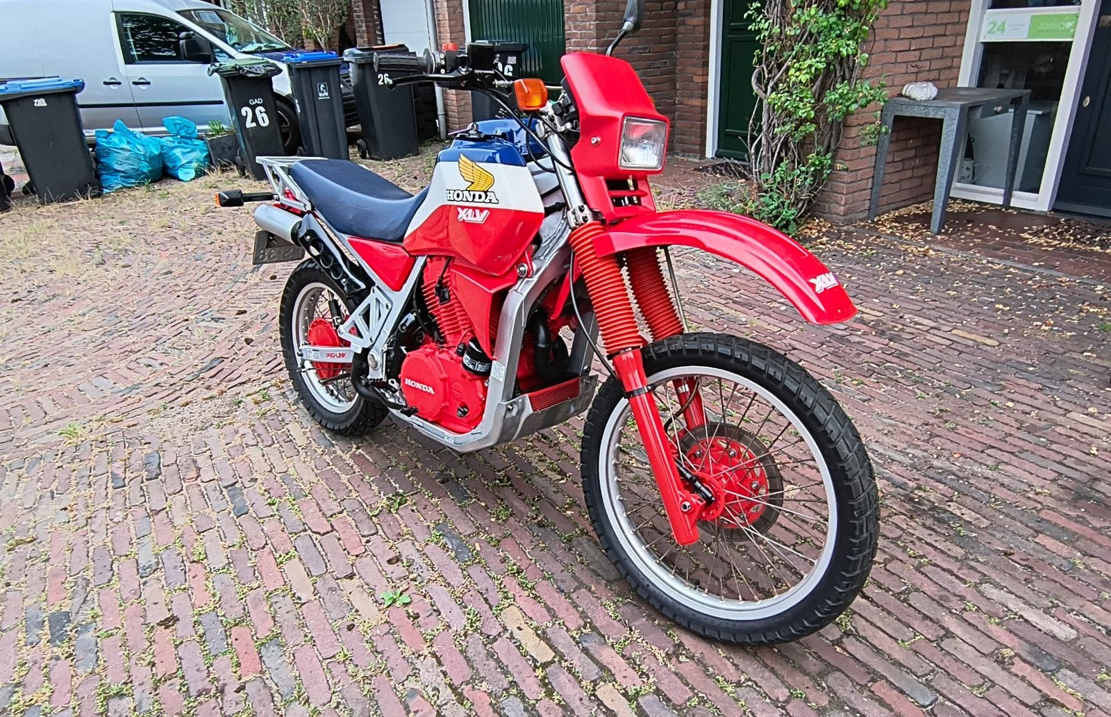 Honda xlv 750 r nieuw staat, Motoren, 750 cc, Cardan-aandrijving, 2 cilinders, Occasion