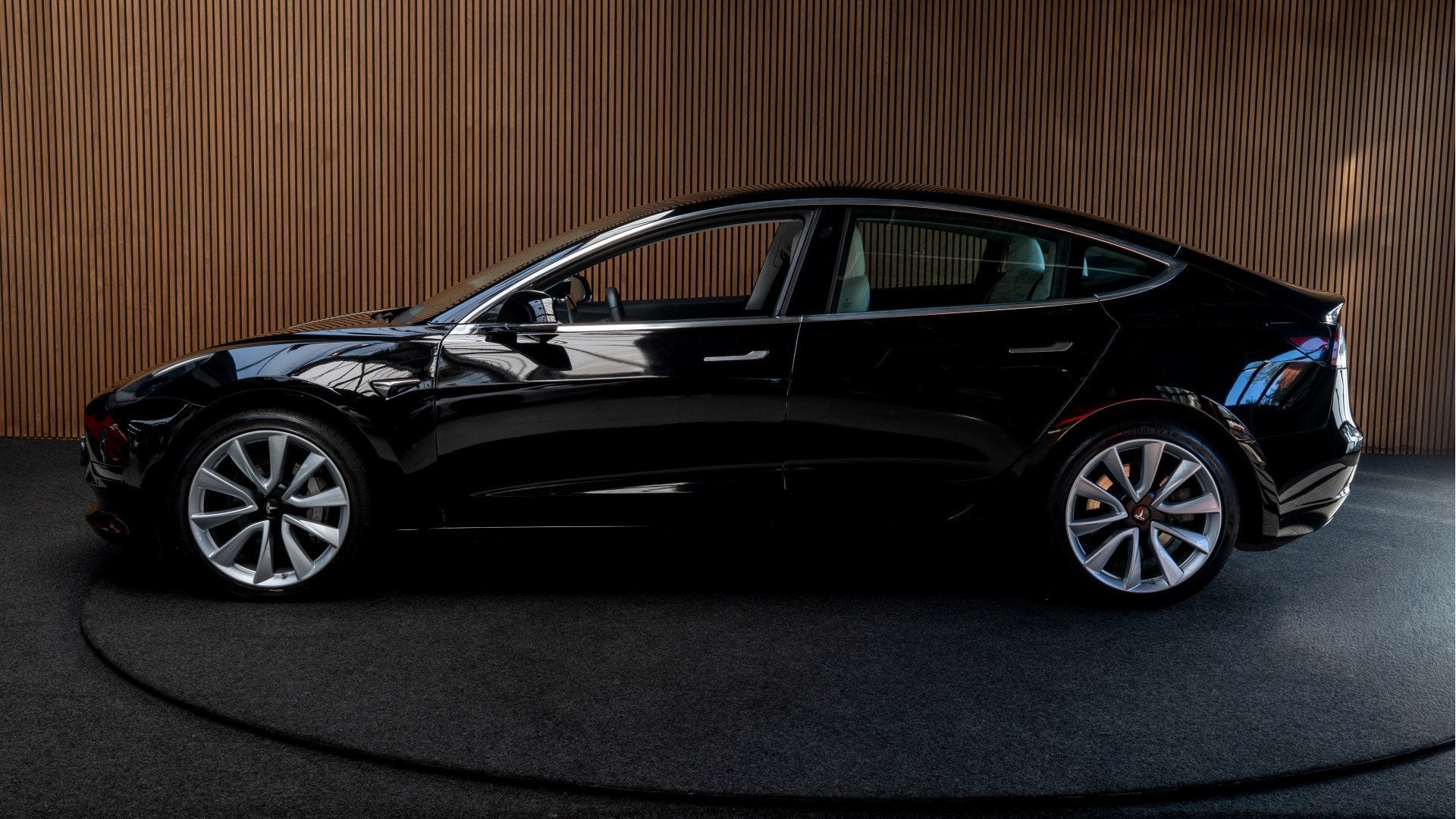 Foto 2 van Tesla Model 3 Long Range AWD 75 kWh Panodak Leder 360° ACC