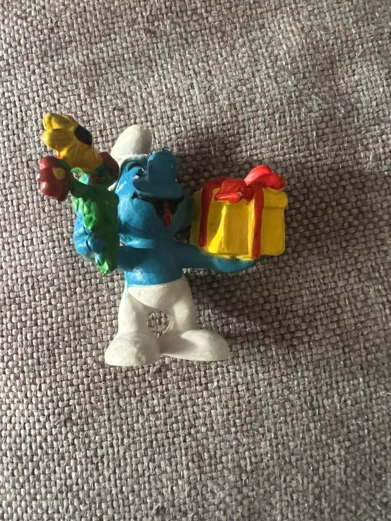 leuke smurf met kado, Verzamelen, Smurfen, Ophalen of Verzenden, Zo goed als nieuw