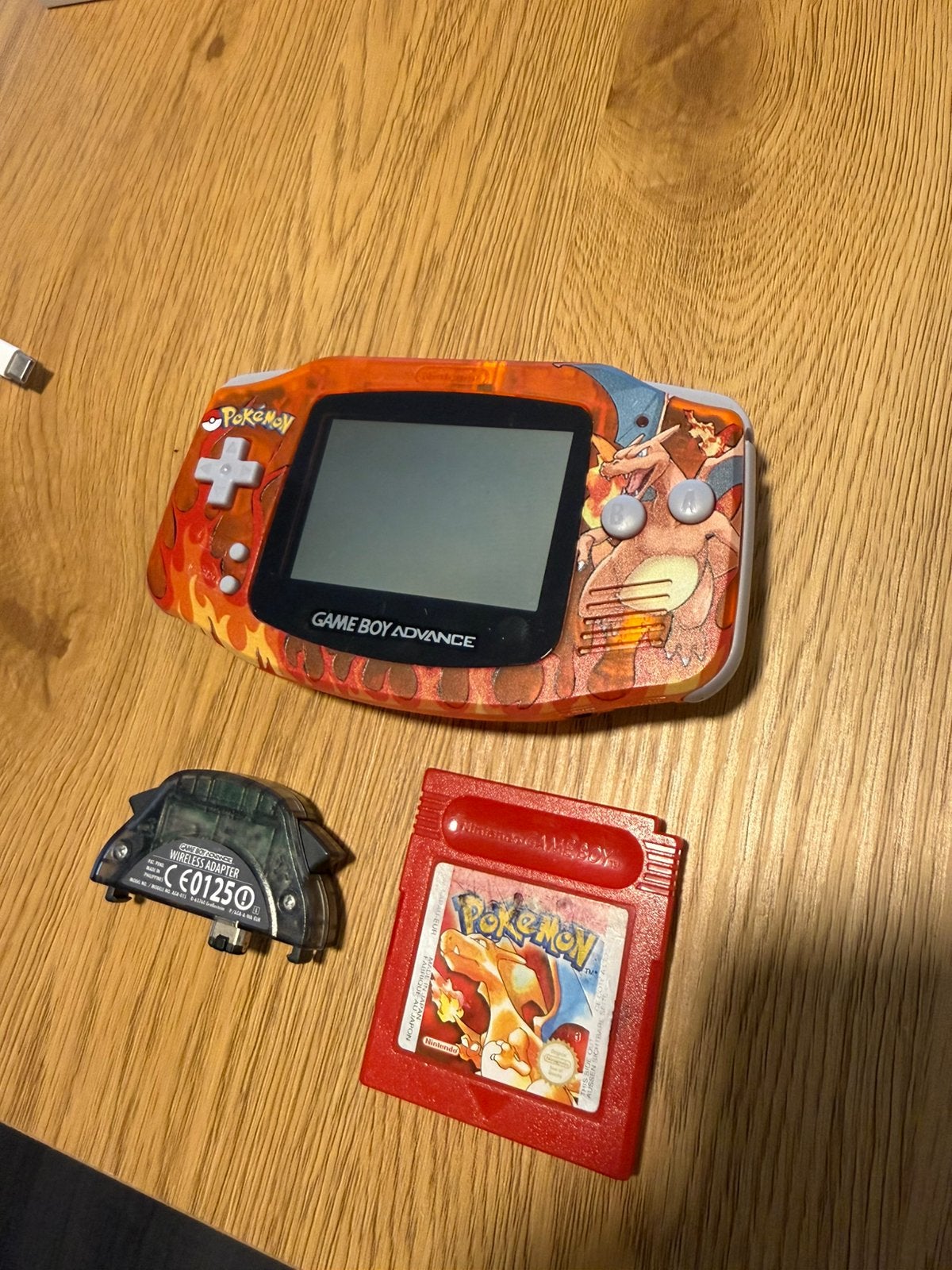Gameboy advance pokemon editie met originele red en adapter, Spelcomputers en Games, Ophalen of Verzenden, Zo goed als nieuw, Game Boy Advance